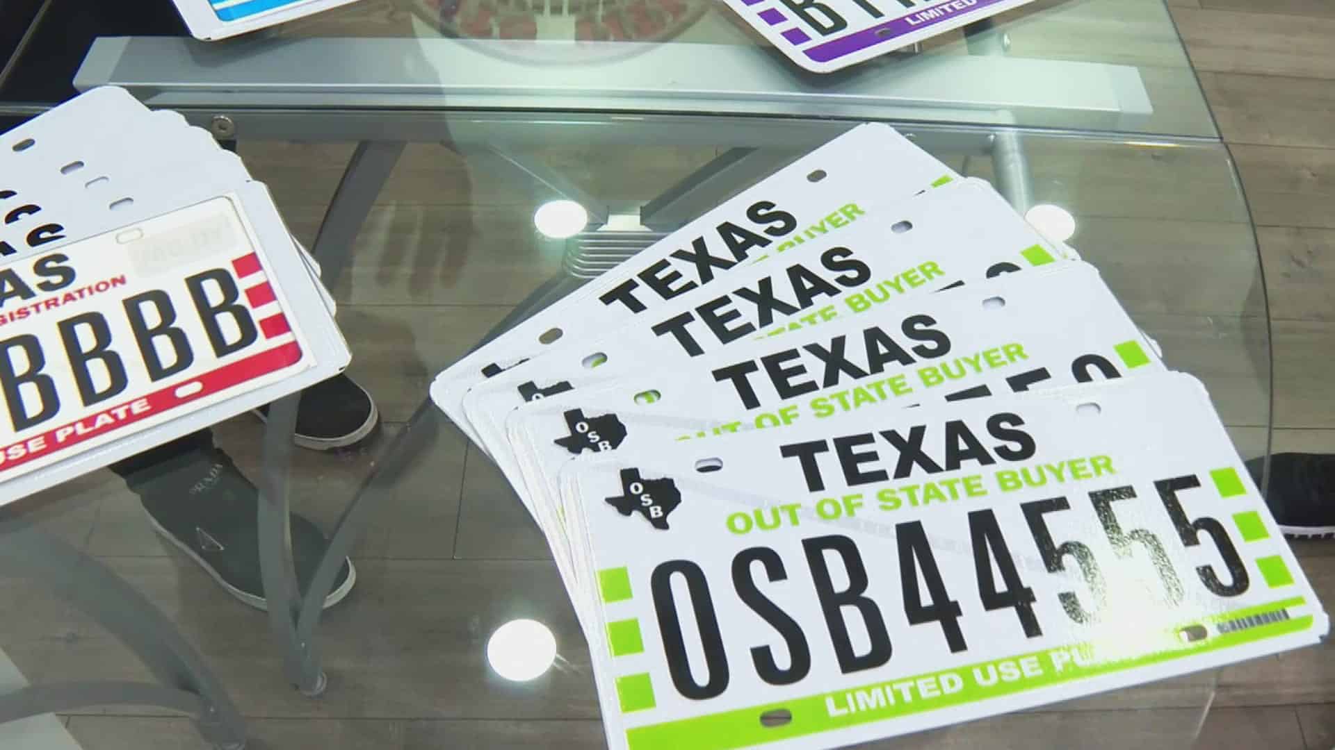 Así Operan las Bandas que Roban Placas Temporales Metálicas en Texas (2025)